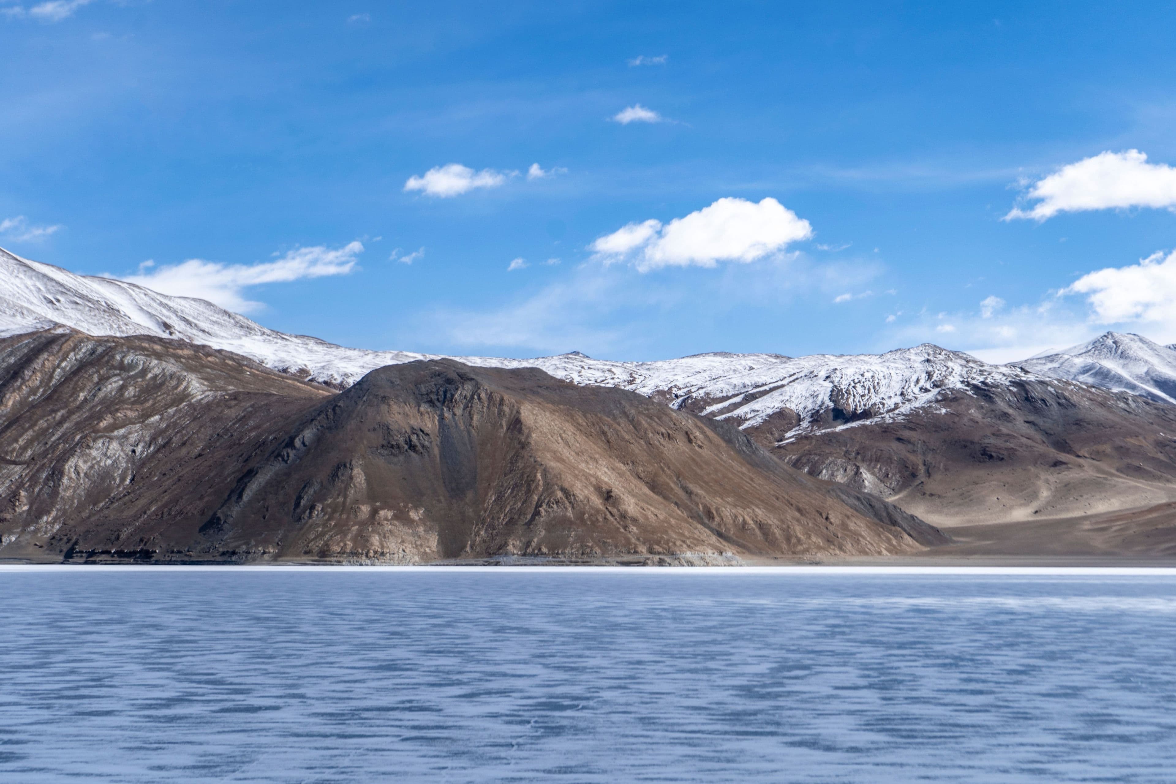 The Lake That Changes Its Blues