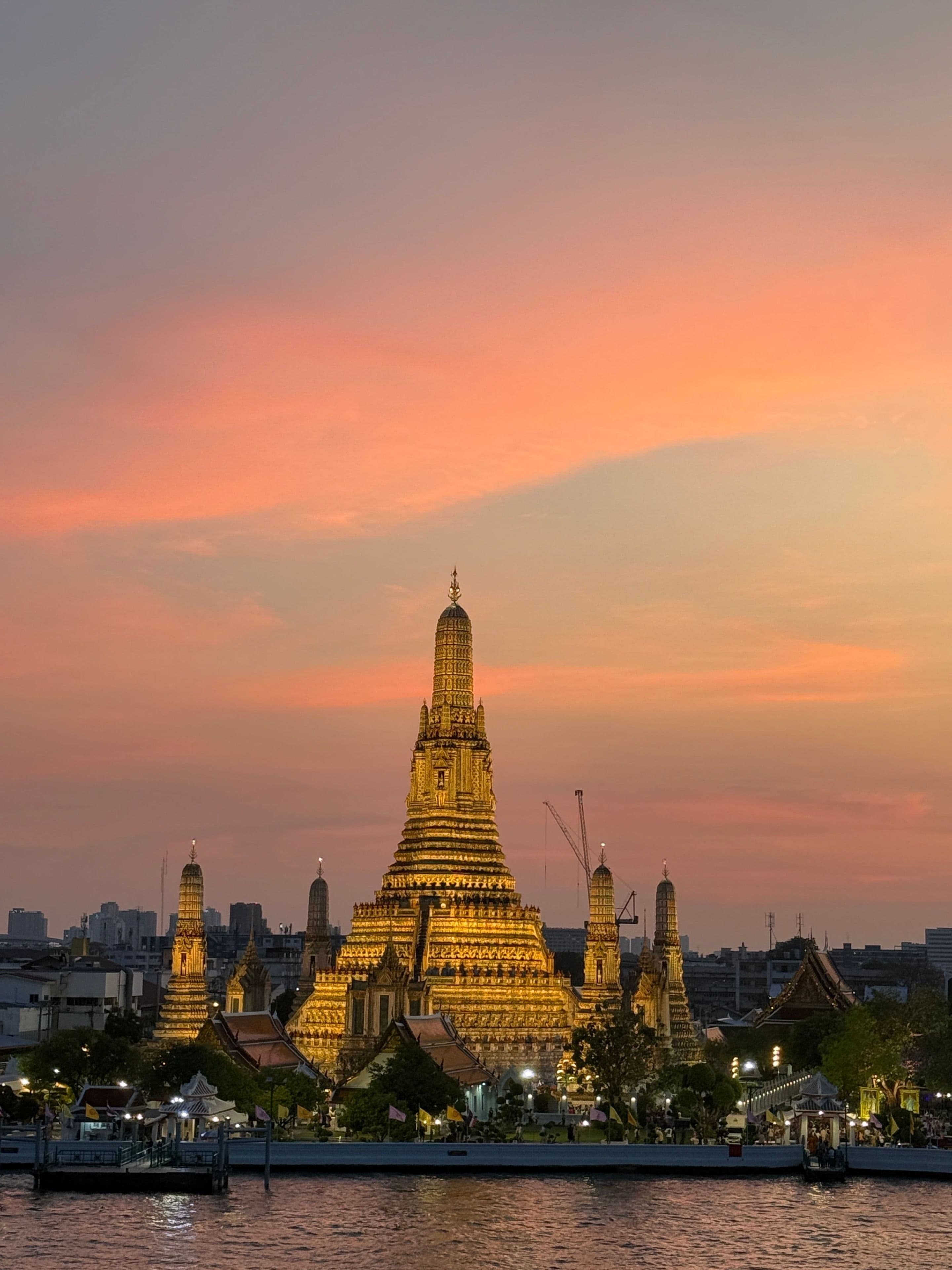 Wat Arun at sunset, Bangkok