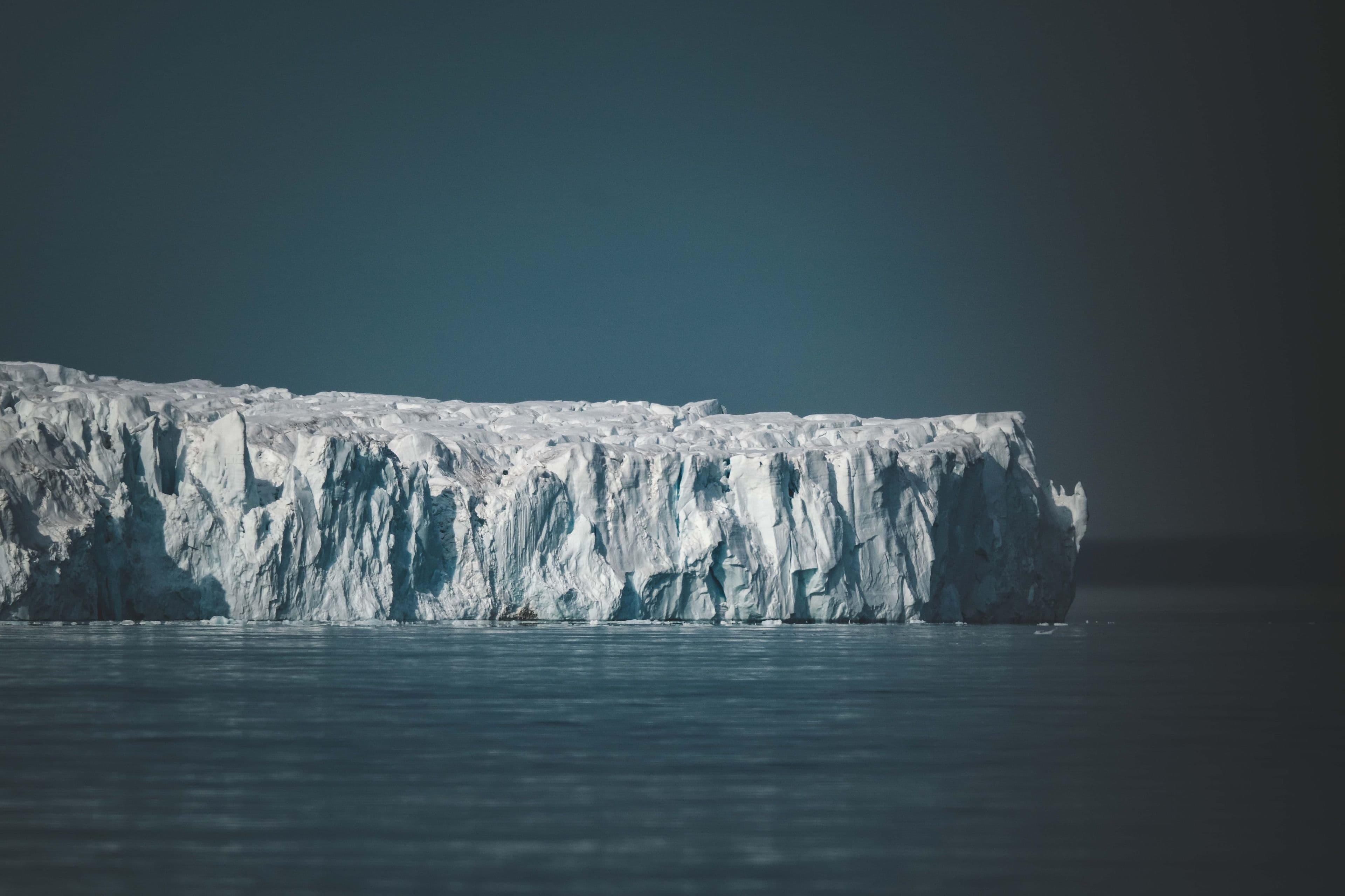 Immersive days among the icebergs of Antarctica