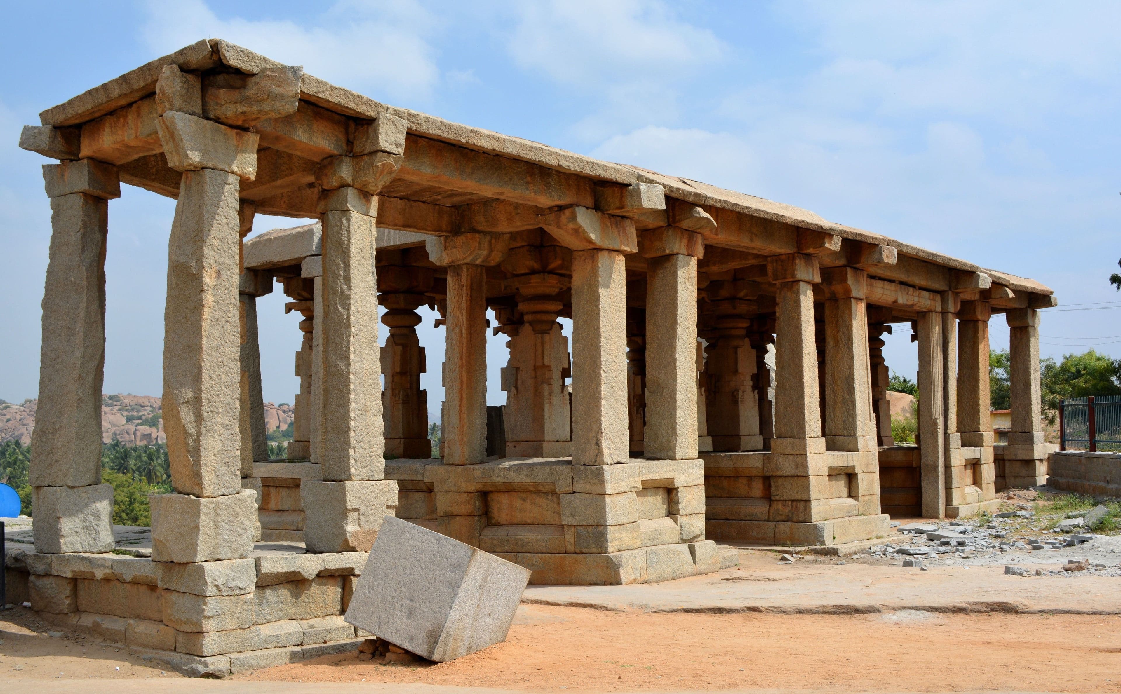 Stone pavilion columns, Hampi